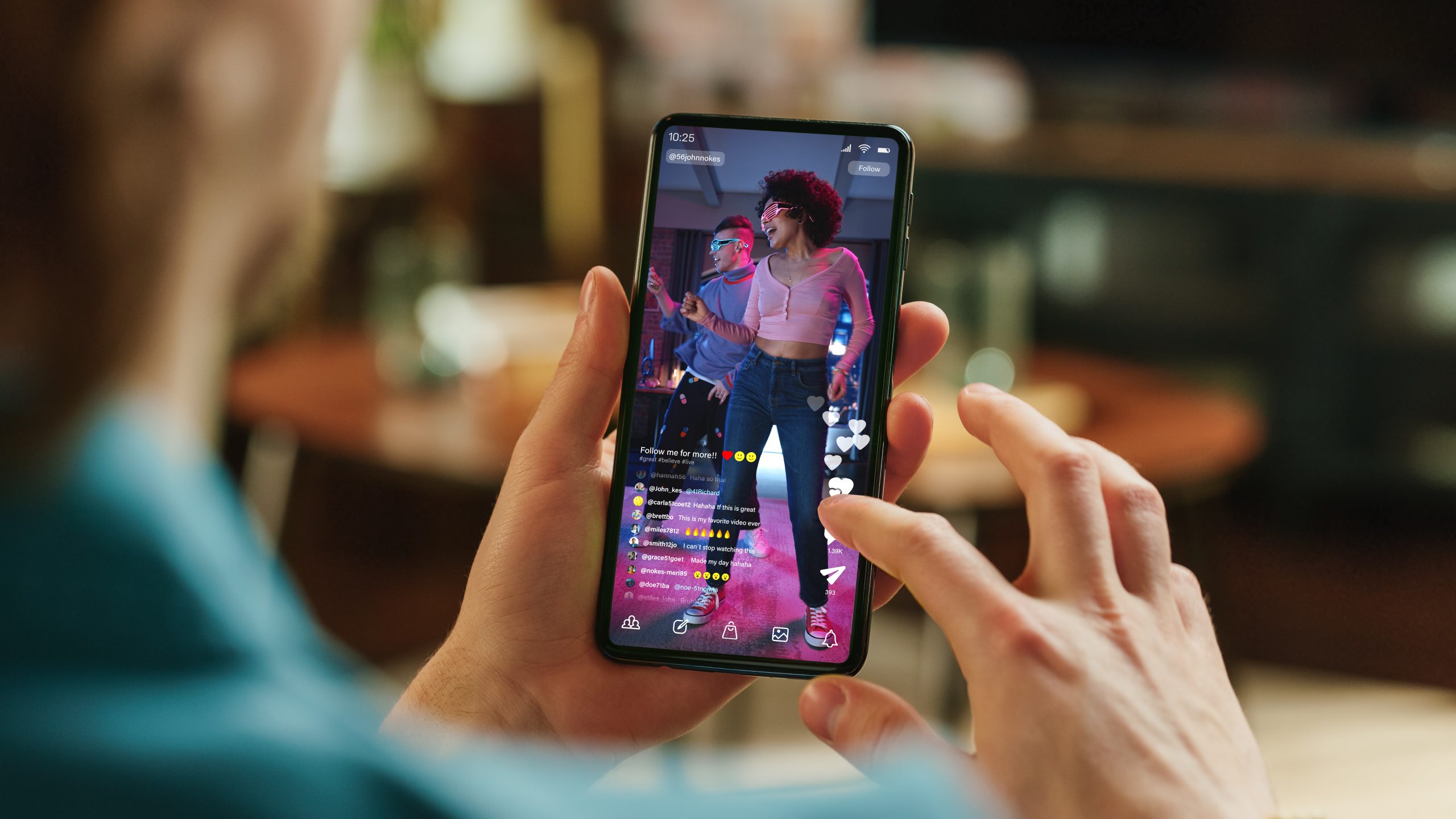 Pörgő képkockák, valódi eredmények – miért hódítanak a short-form videók?